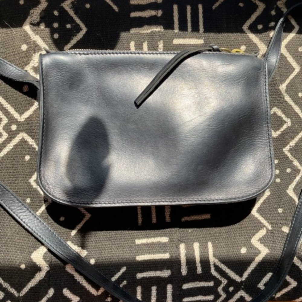 Madewell Simple Crossbody Bag in Black